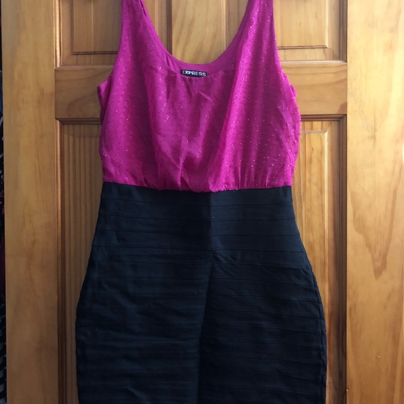 Dresses and shirts - Picture 1 of 8